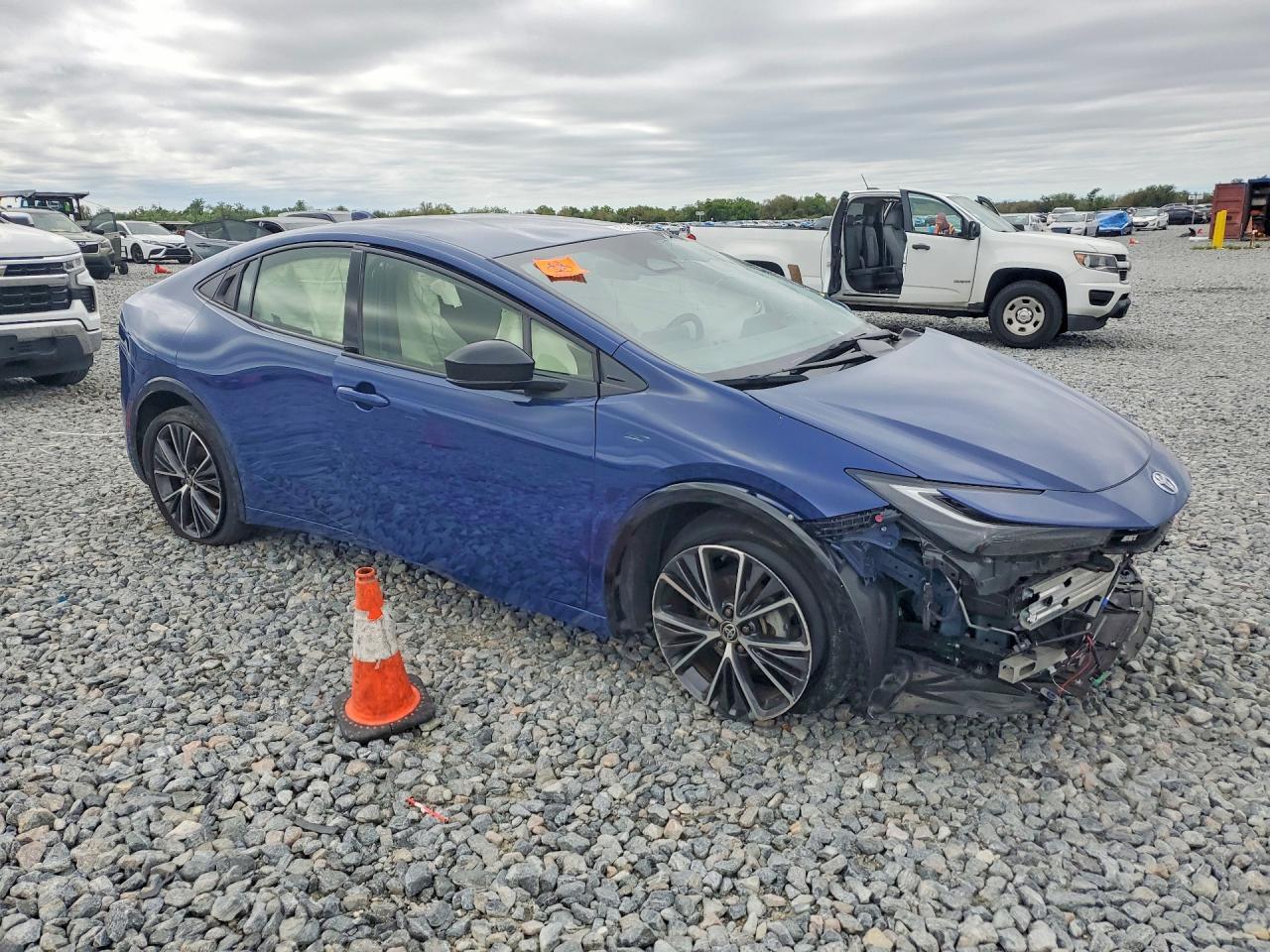 2023 Toyota Prius Xle - zdjęcie 4