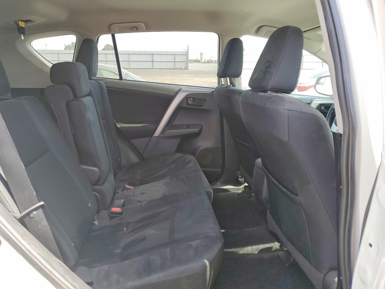 2016 Toyota Rav4 Le - zdjęcie 11