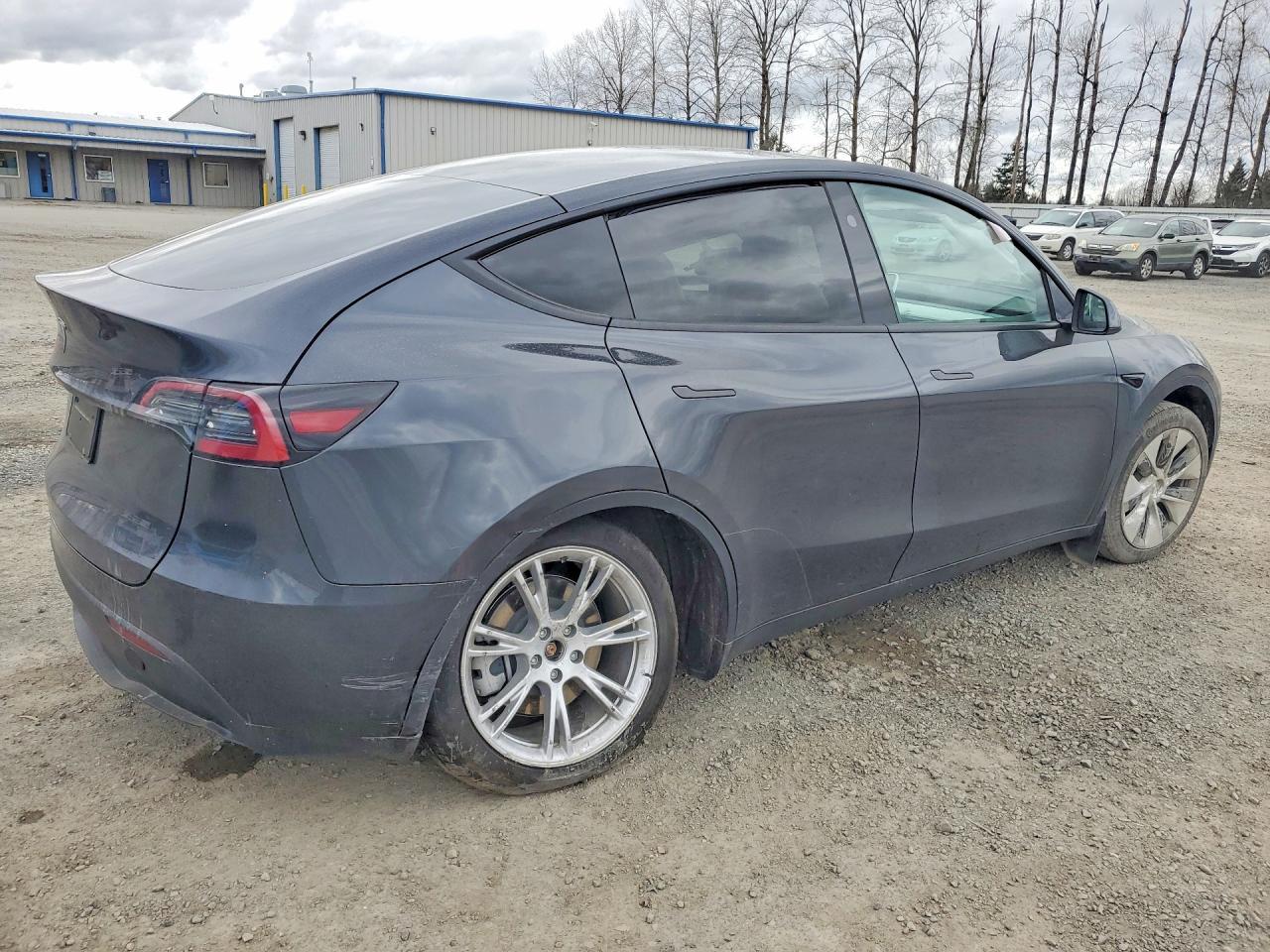 2024 Tesla Model Y - zdjęcie 3