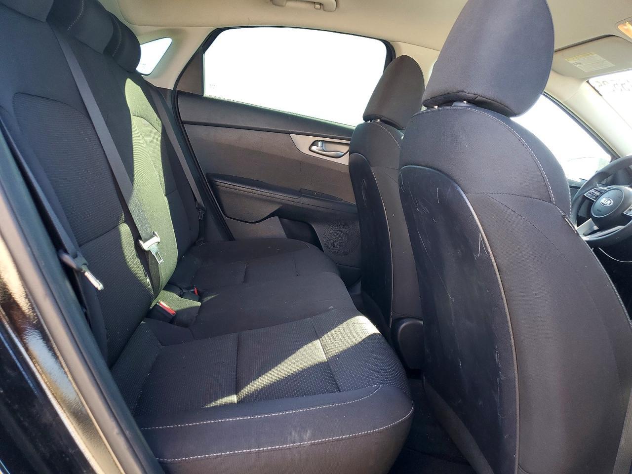 2019 Kia Forte Fe - zdjęcie 10