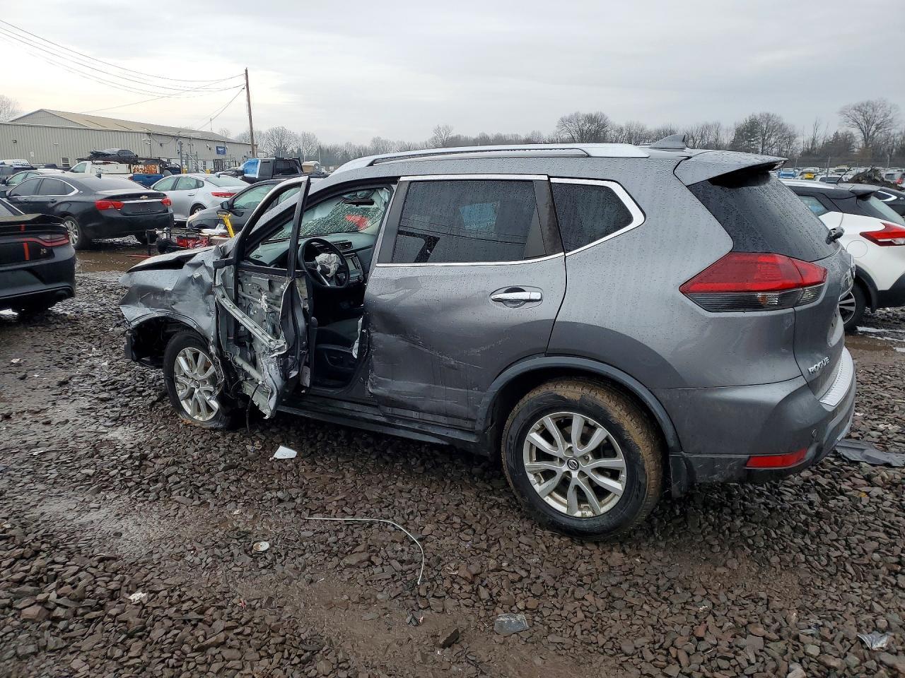 2020 Nissan Rogue Sv - zdjęcie 2