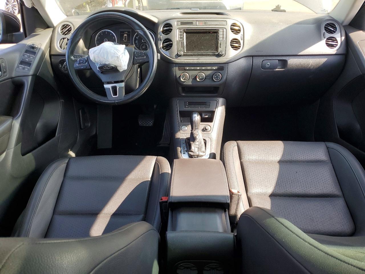 2016 Volkswagen Tiguan S - zdjęcie 8