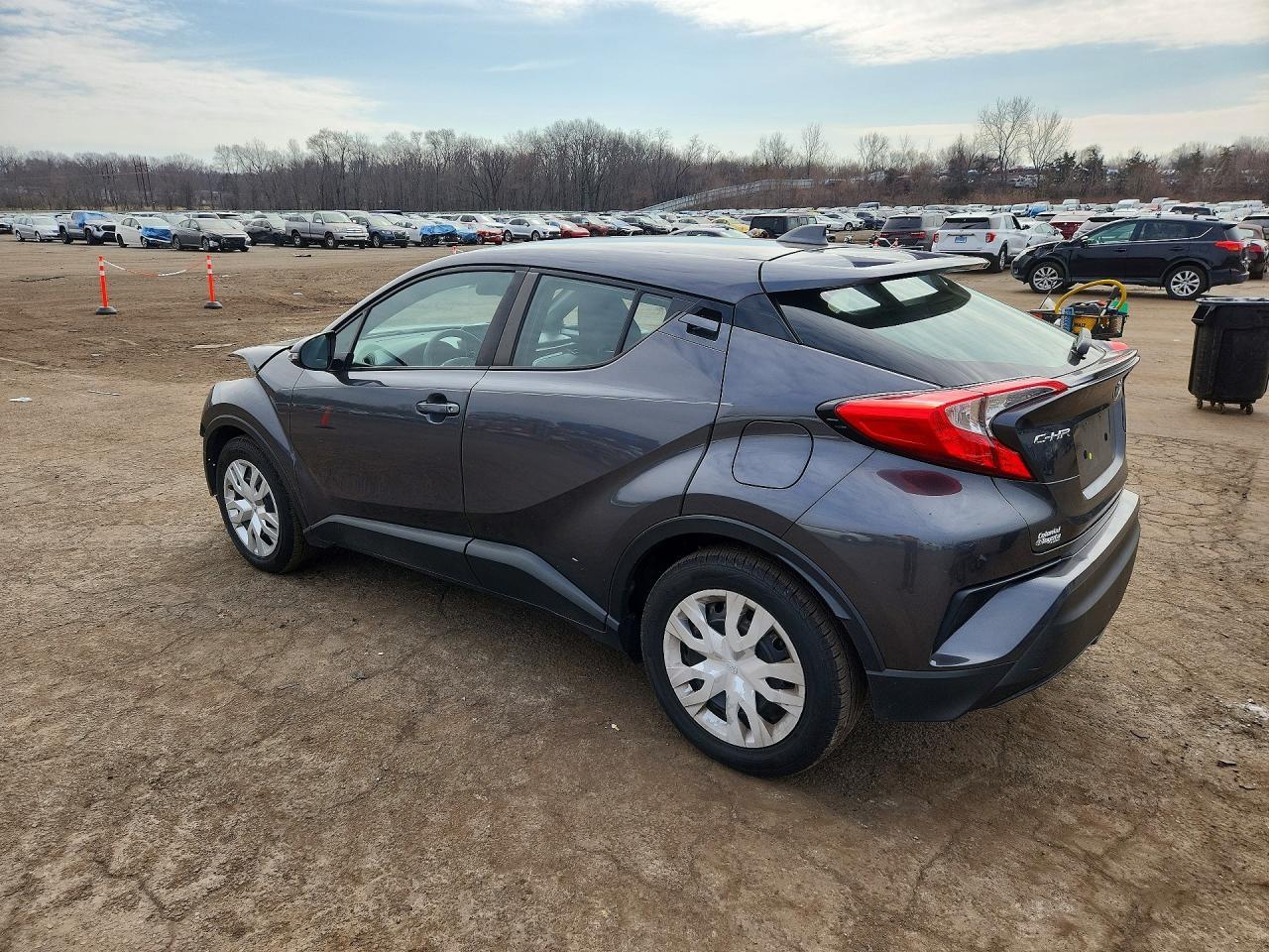 2019 Toyota C-Hr Le - zdjęcie 2