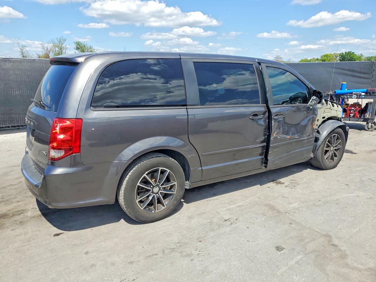 2016 Dodge Grand Caravan R - zdjęcie 3
