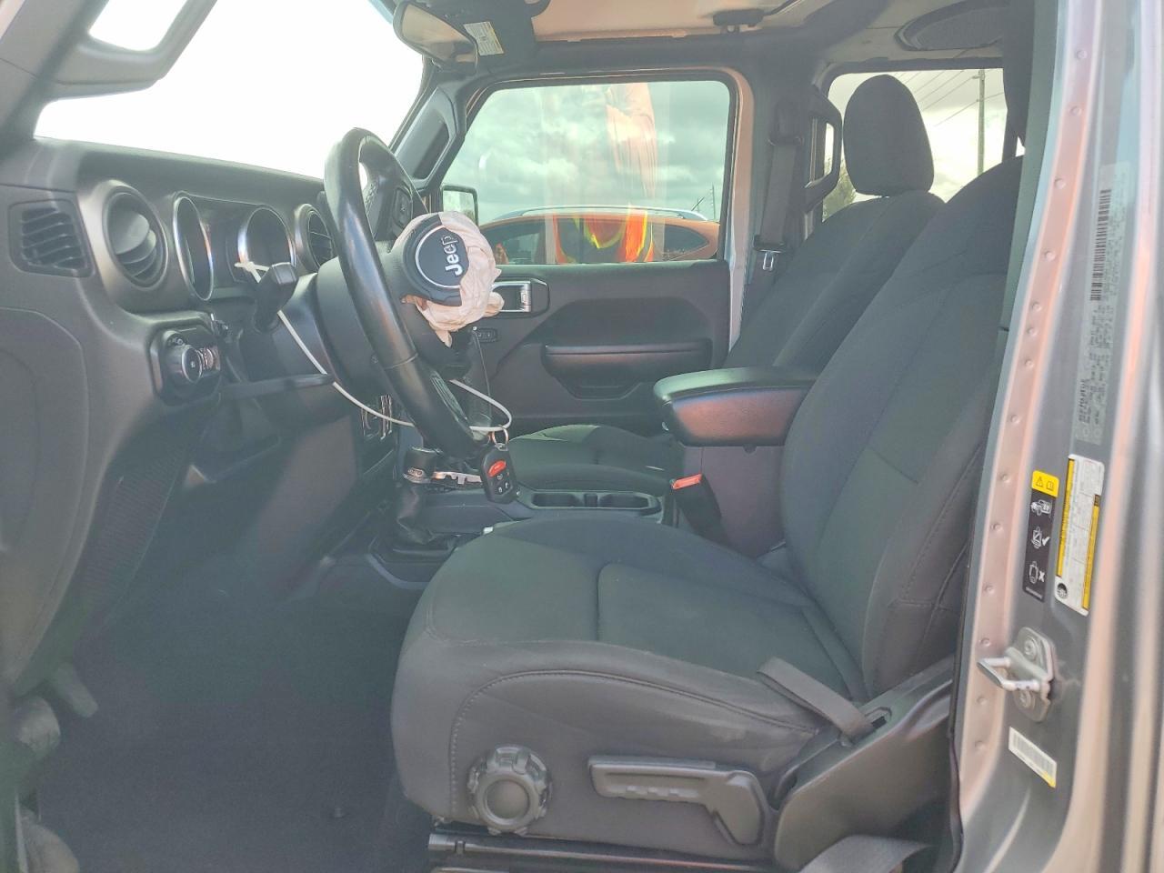 2020 Jeep Wrangler Unlimited Sport - zdjęcie 7