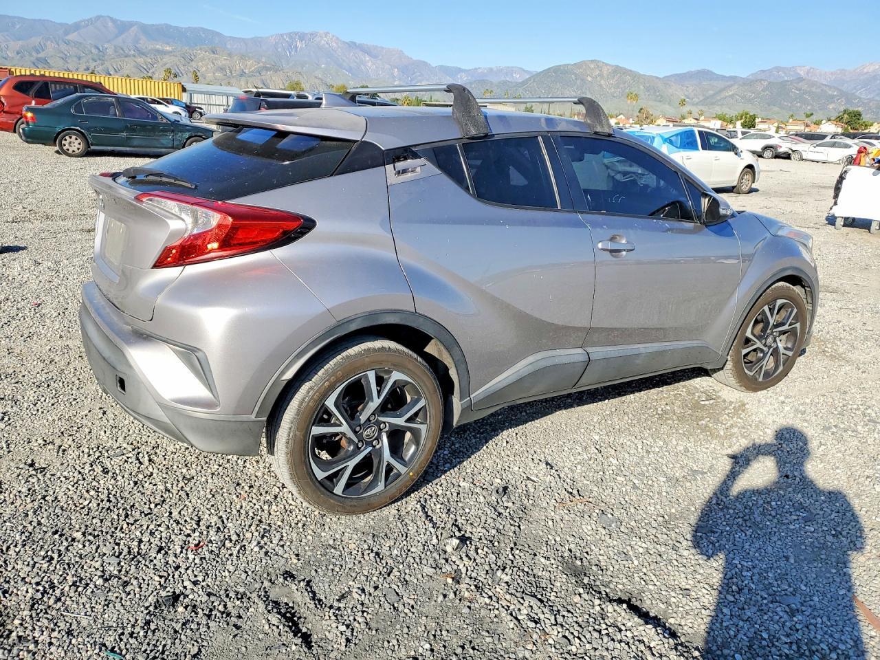 2018 Toyota C-Hr Xle Premium - zdjęcie 3