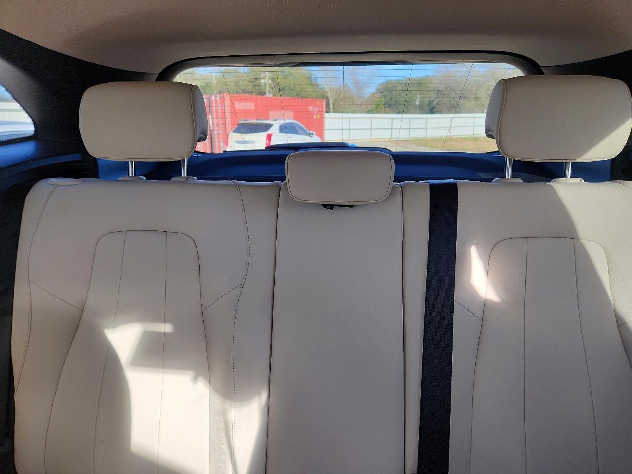 2023 Mercedes-Benz Gla 250 - zdjęcie 10