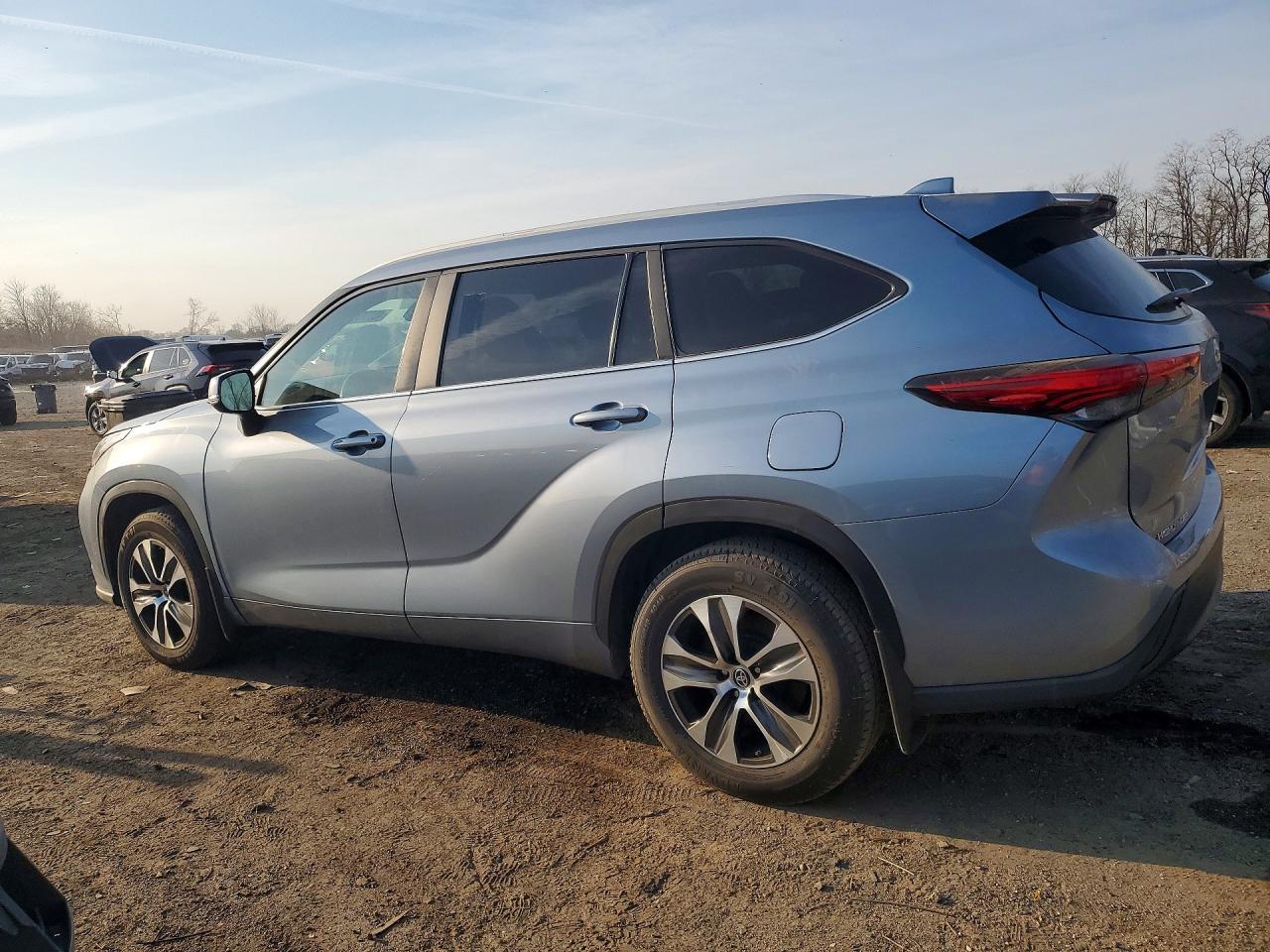 2023 Toyota Highlander Xle - zdjęcie 2