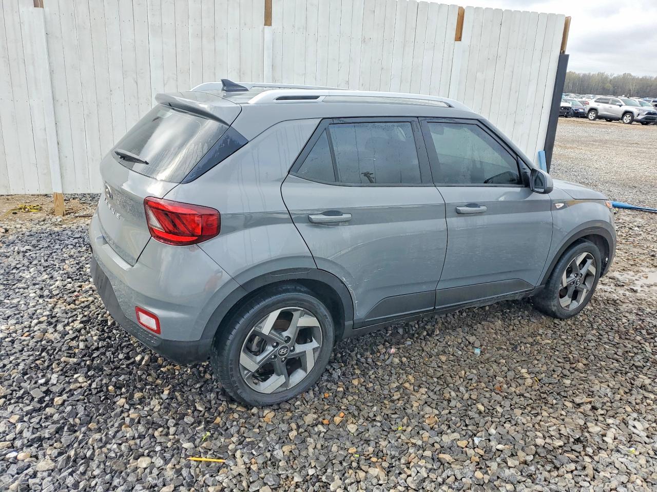 2022 Hyundai Venue Sel - zdjęcie 3