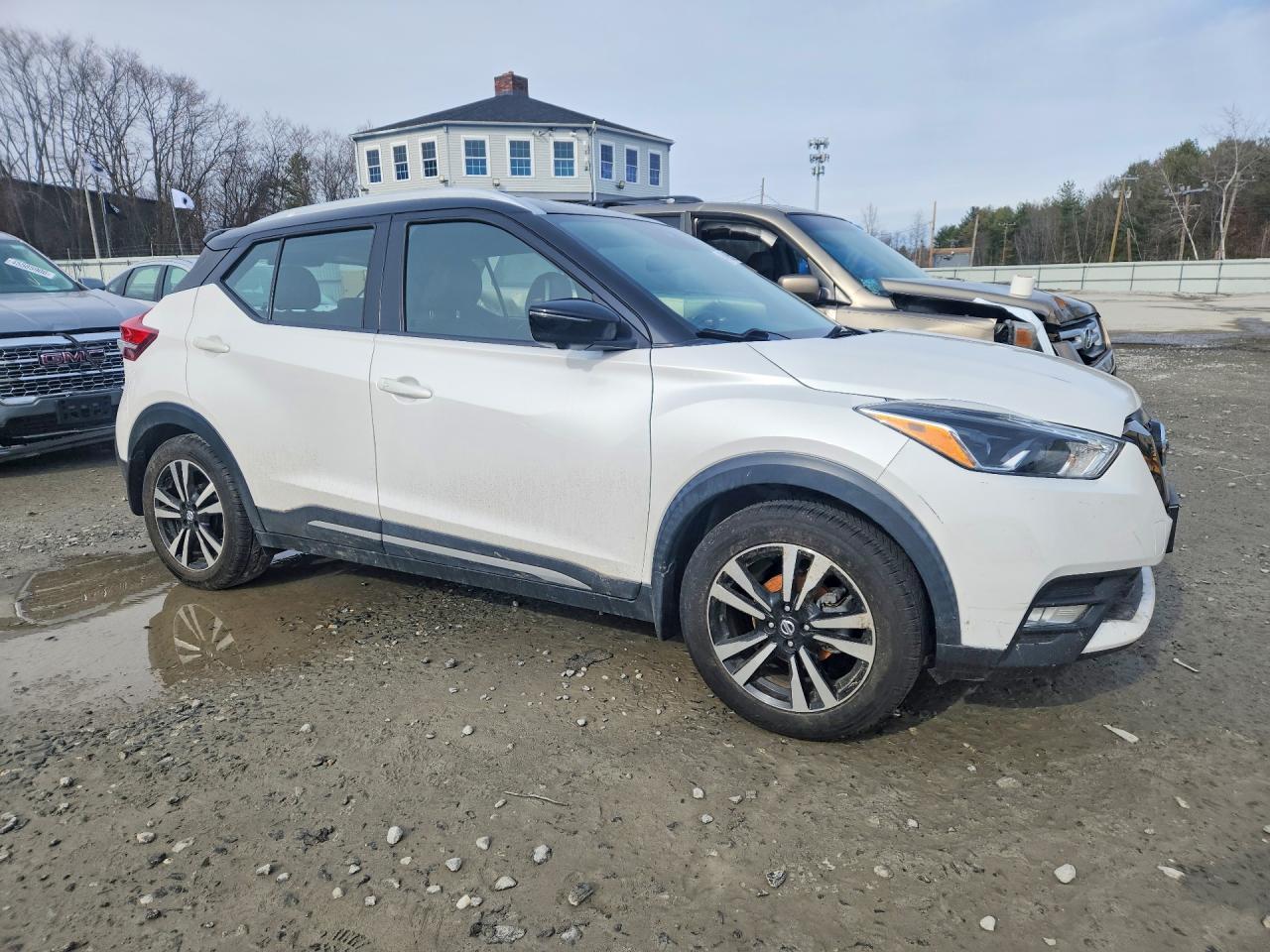 2020 Nissan Kicks Sr - zdjęcie 4
