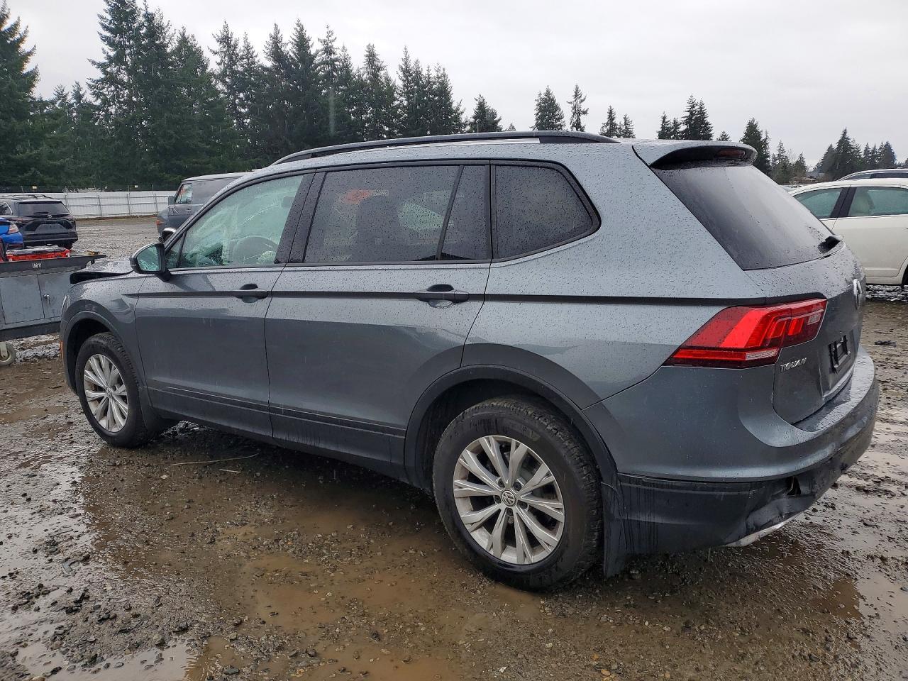 2018 Volkswagen Tiguan S - zdjęcie 2