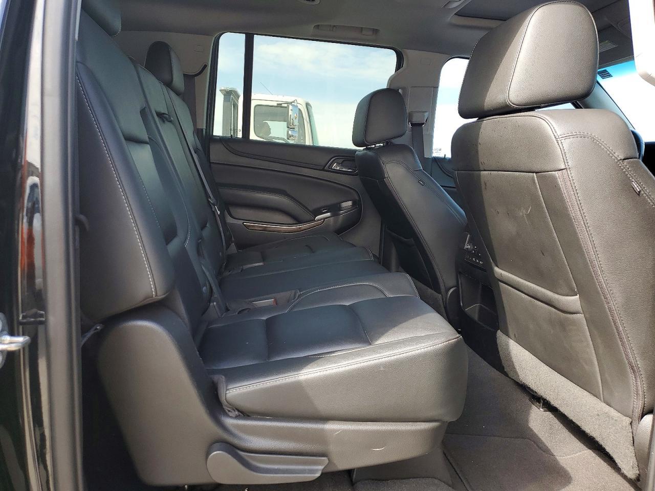 2019 Chevrolet Suburban K1500 Lt - zdjęcie 11