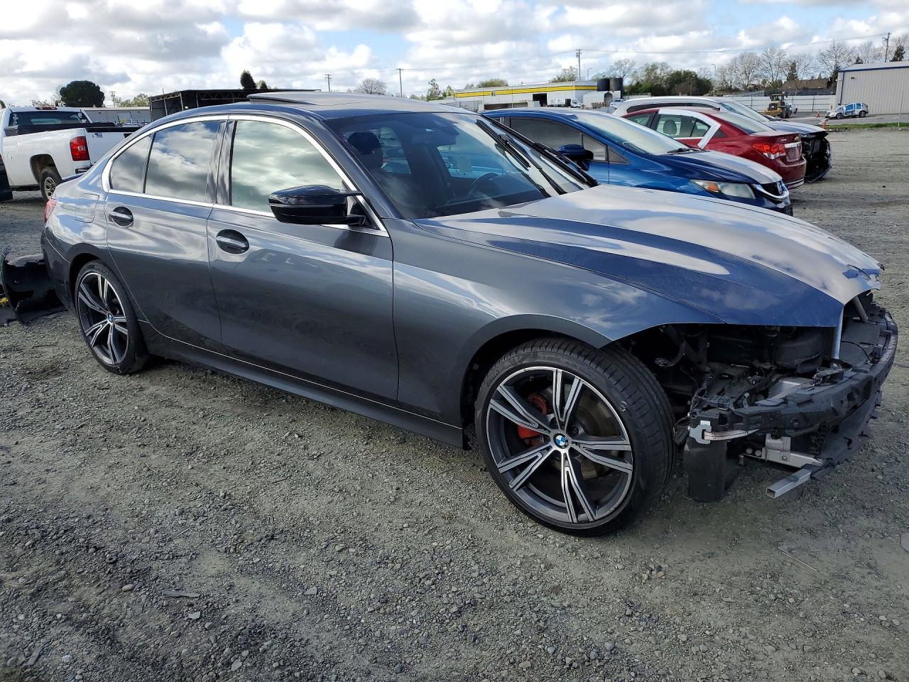 2021 BMW Motorrad 330I - zdjęcie 4