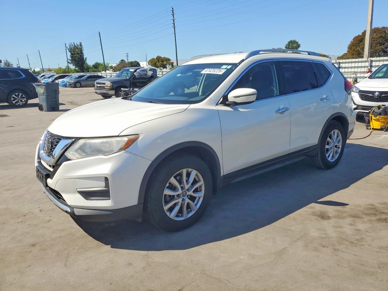 2020 Nissan Rogue Sv - zdjęcie główne