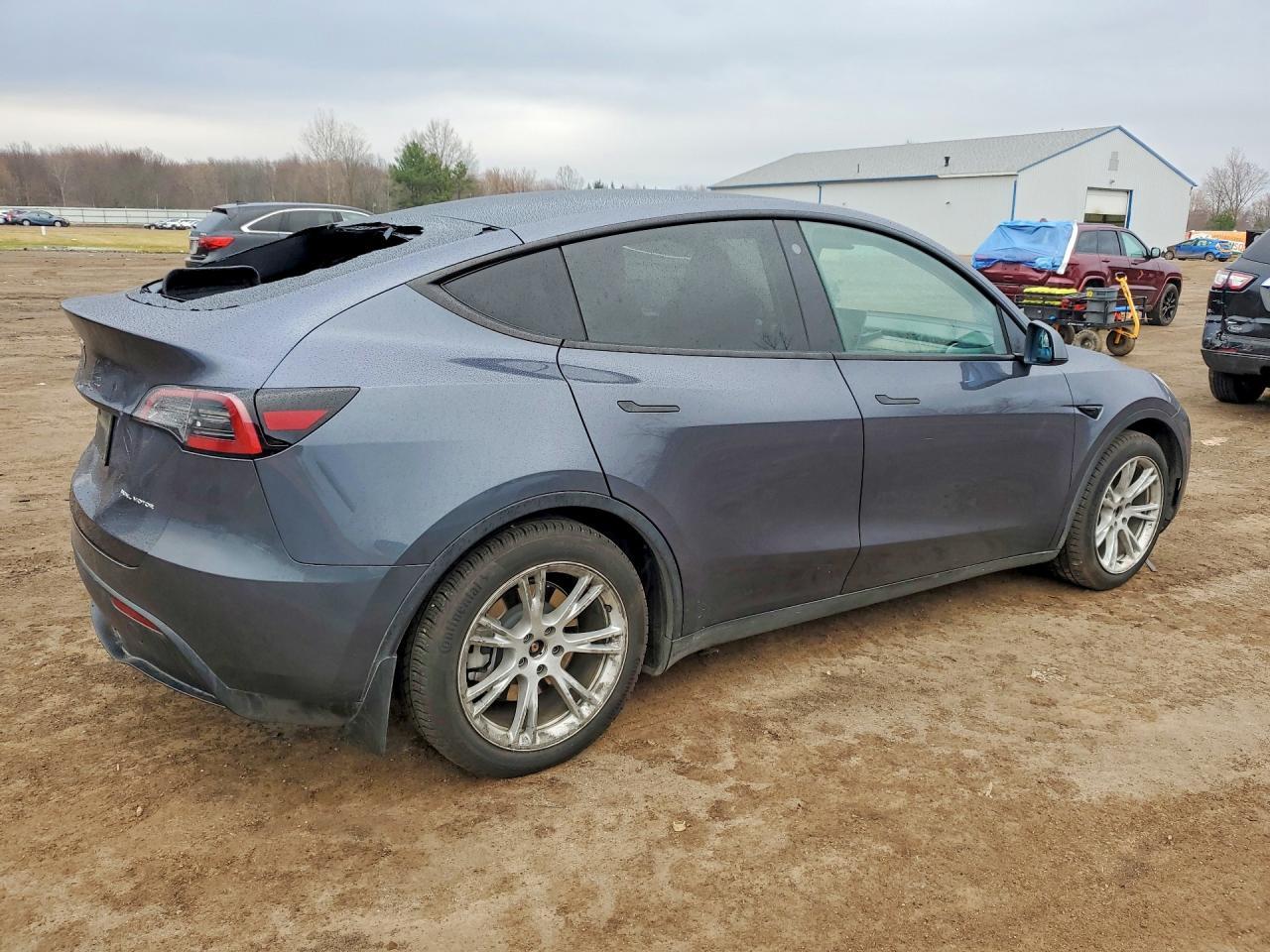 2023 Tesla Model Y - zdjęcie 3