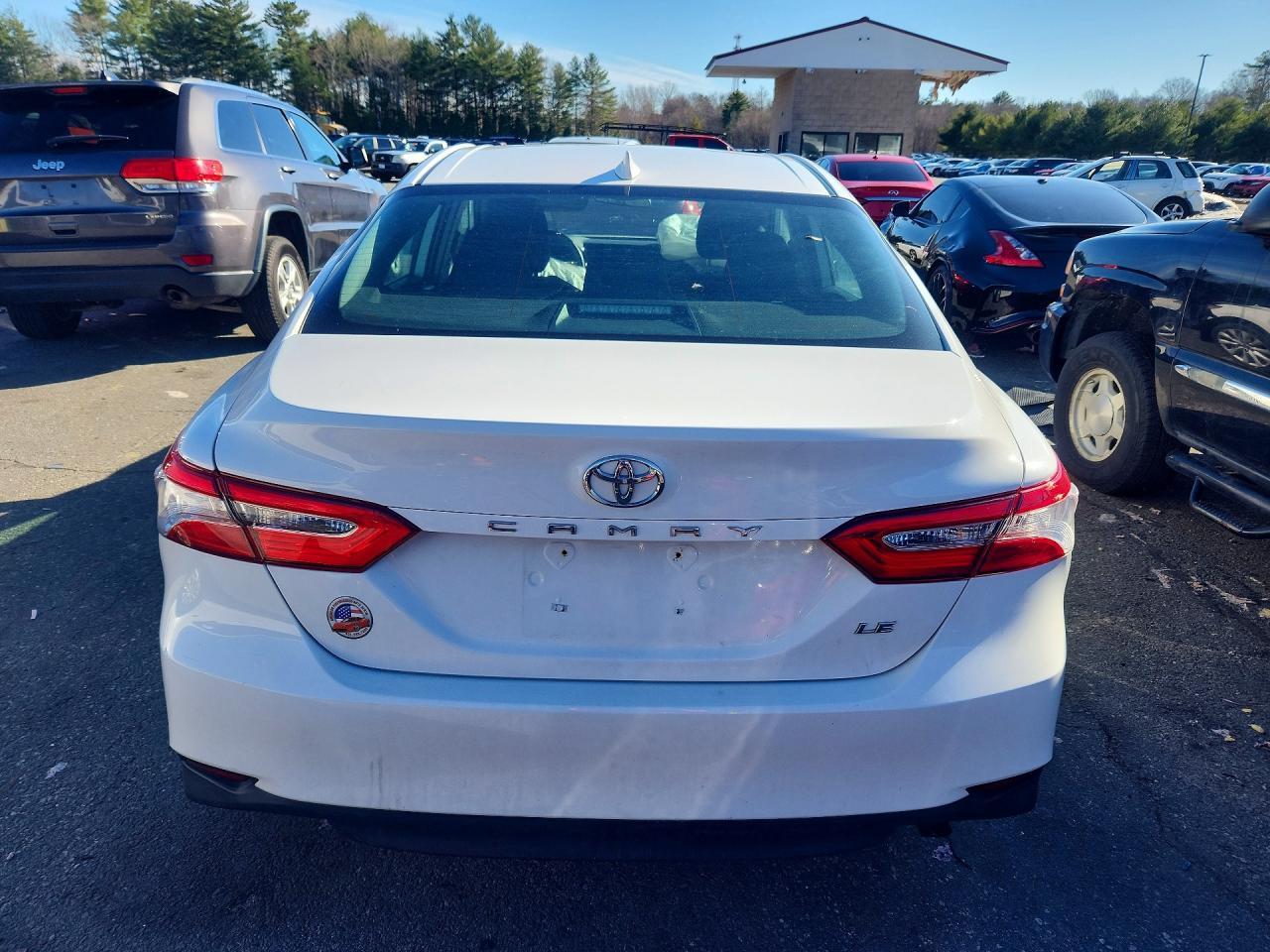 2020 Toyota Camry Le - zdjęcie 6