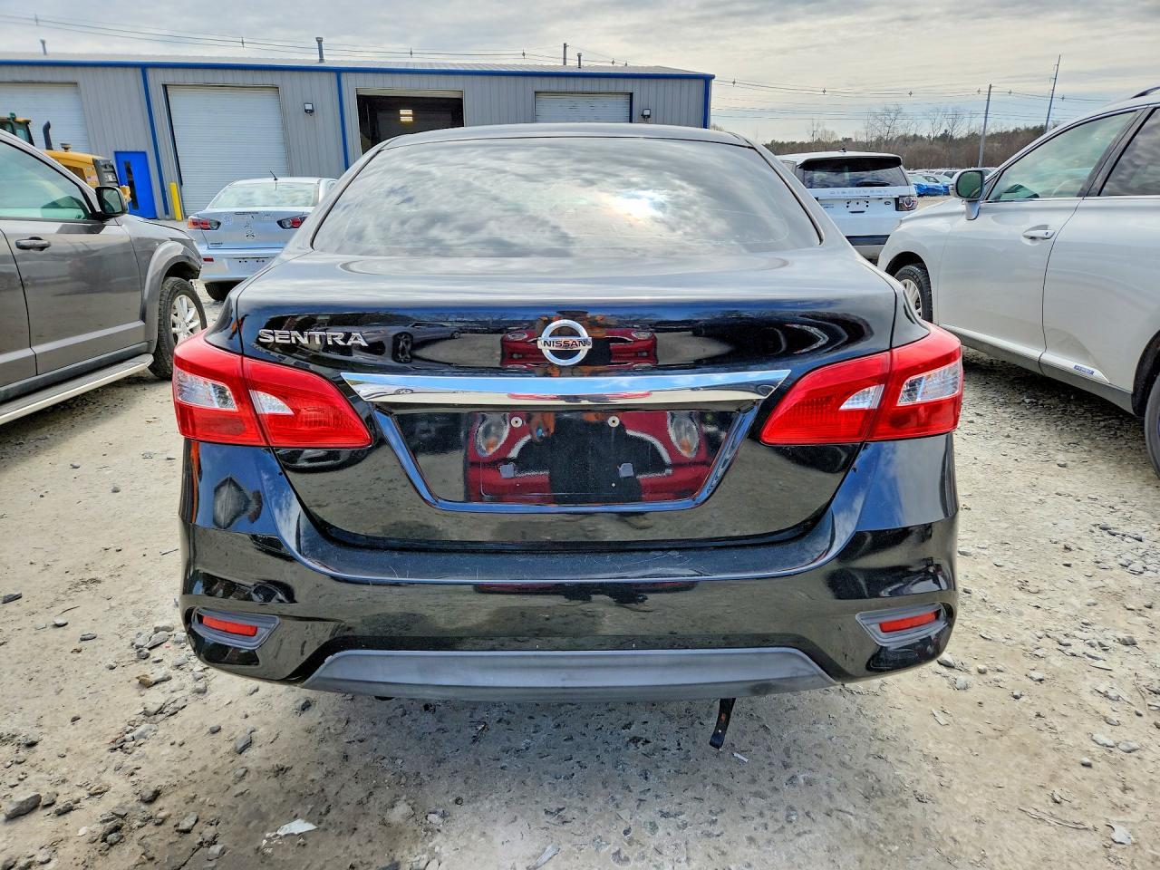 2018 Nissan Sentra S - zdjęcie 6