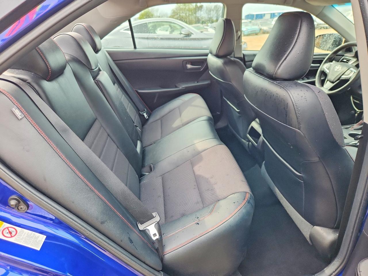 2016 Toyota Camry Se - zdjęcie 10