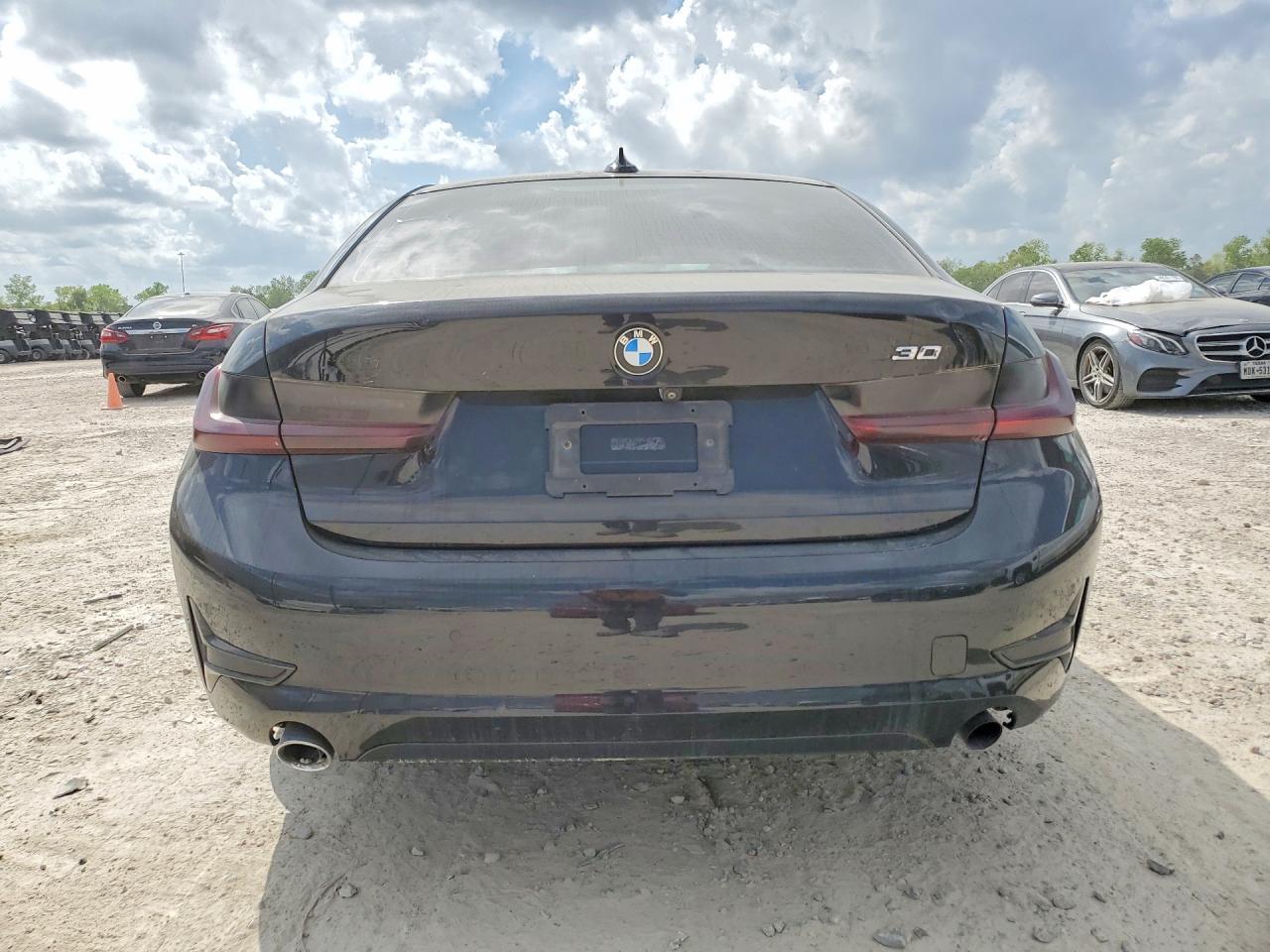 2020 BMW 330Xi - zdjęcie 6
