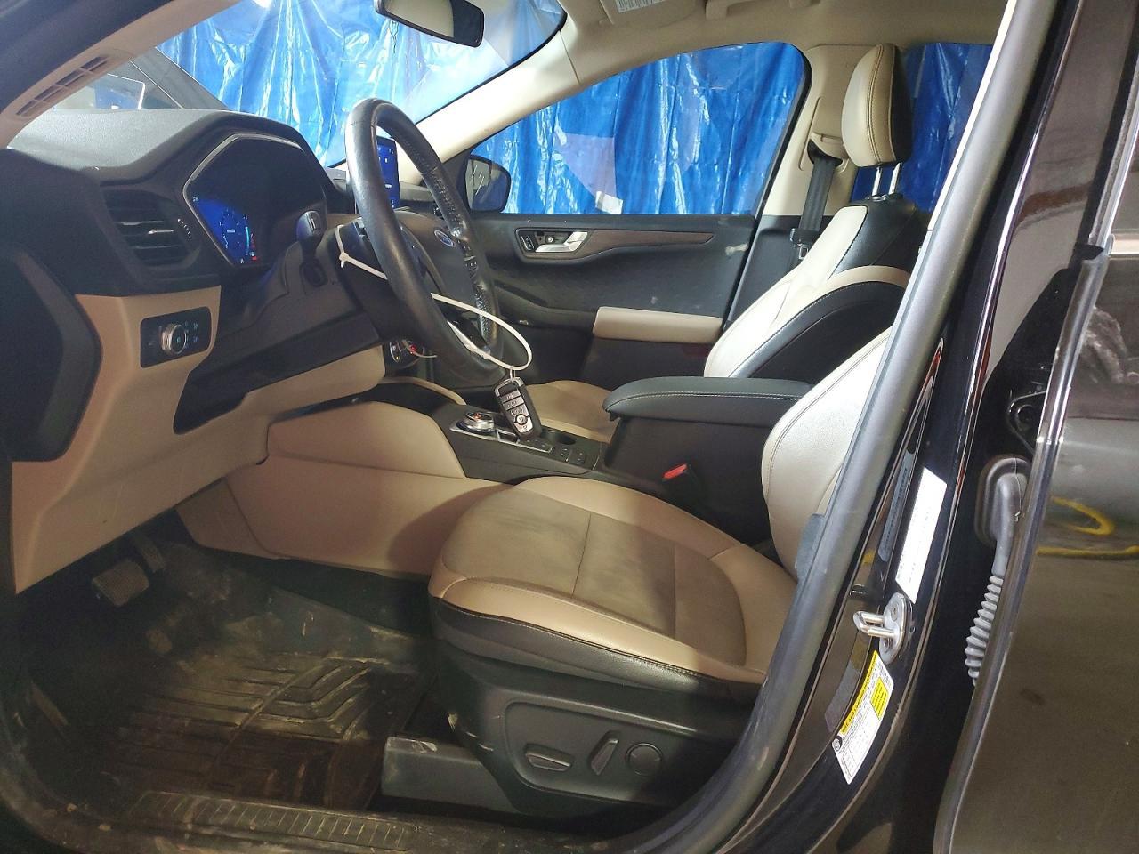 2020 Ford Escape Titanium - zdjęcie 7