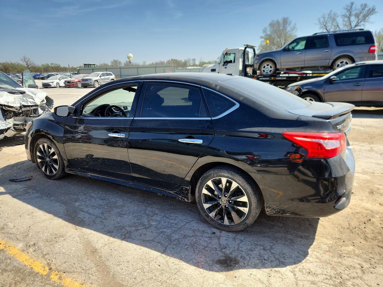 2019 Nissan Sentra Sr - zdjęcie 2
