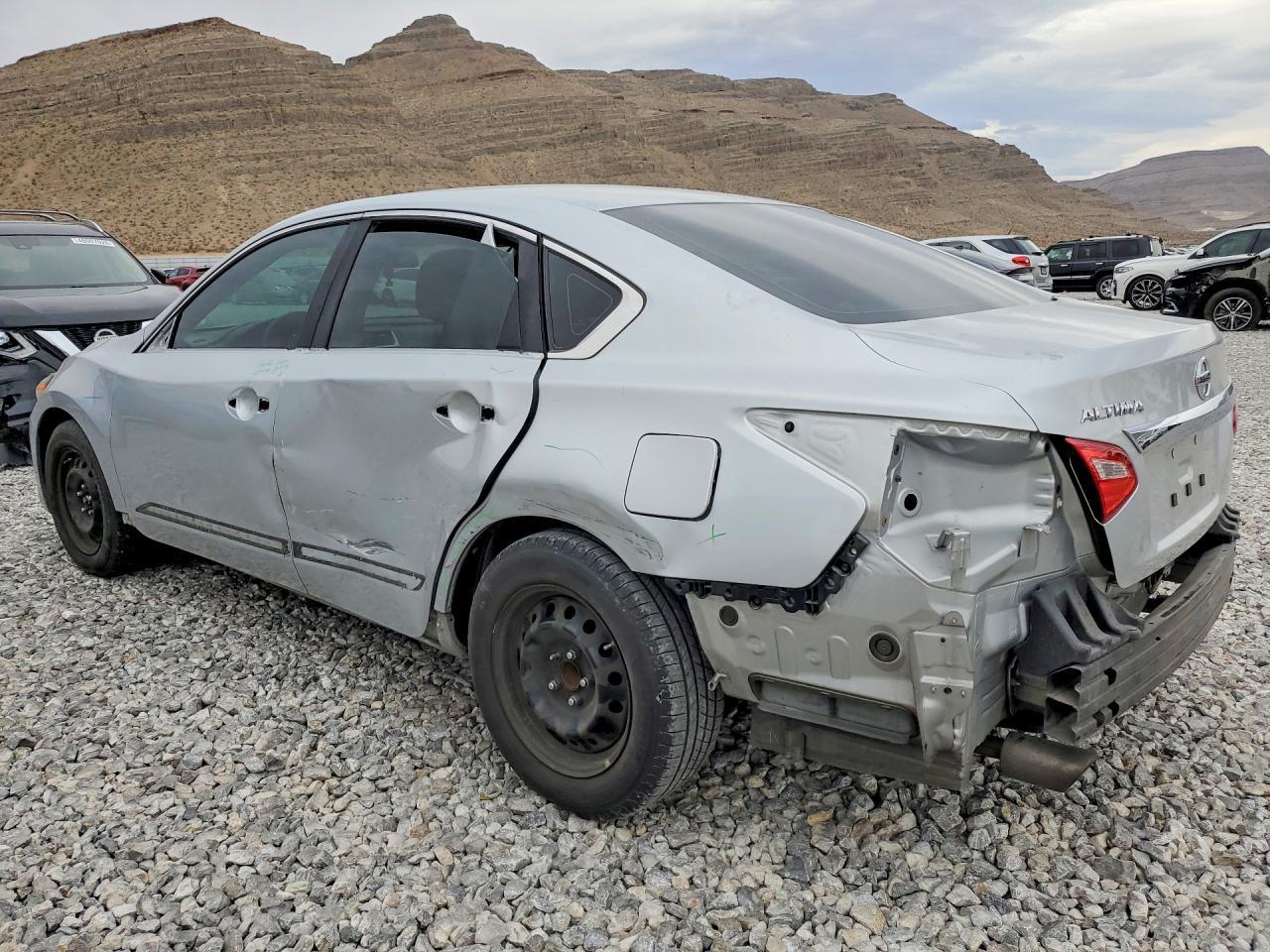 2016 Nissan Altima 2.5 S - zdjęcie 2