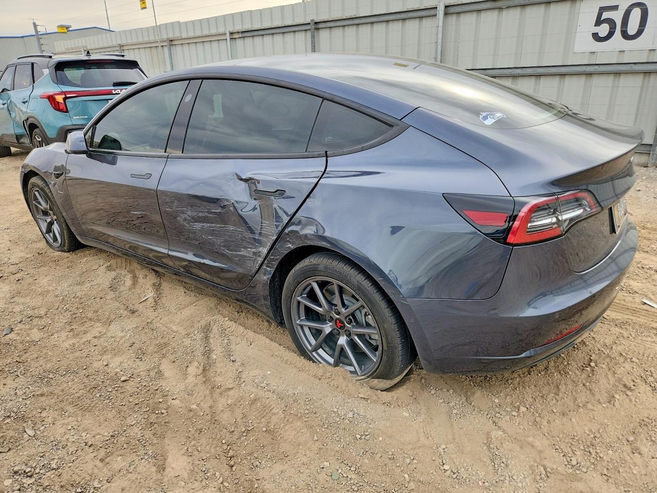 2022 Tesla Model 3 - zdjęcie 2