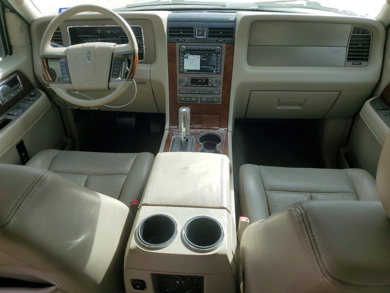 2013 Lincoln Townhouse Navigator - zdjęcie 8