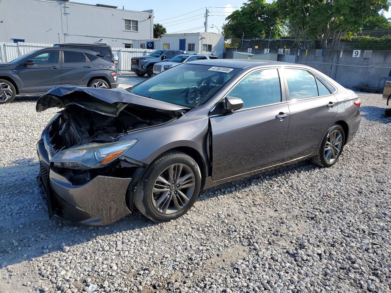 2017 Toyota Camry Se - zdjęcie główne