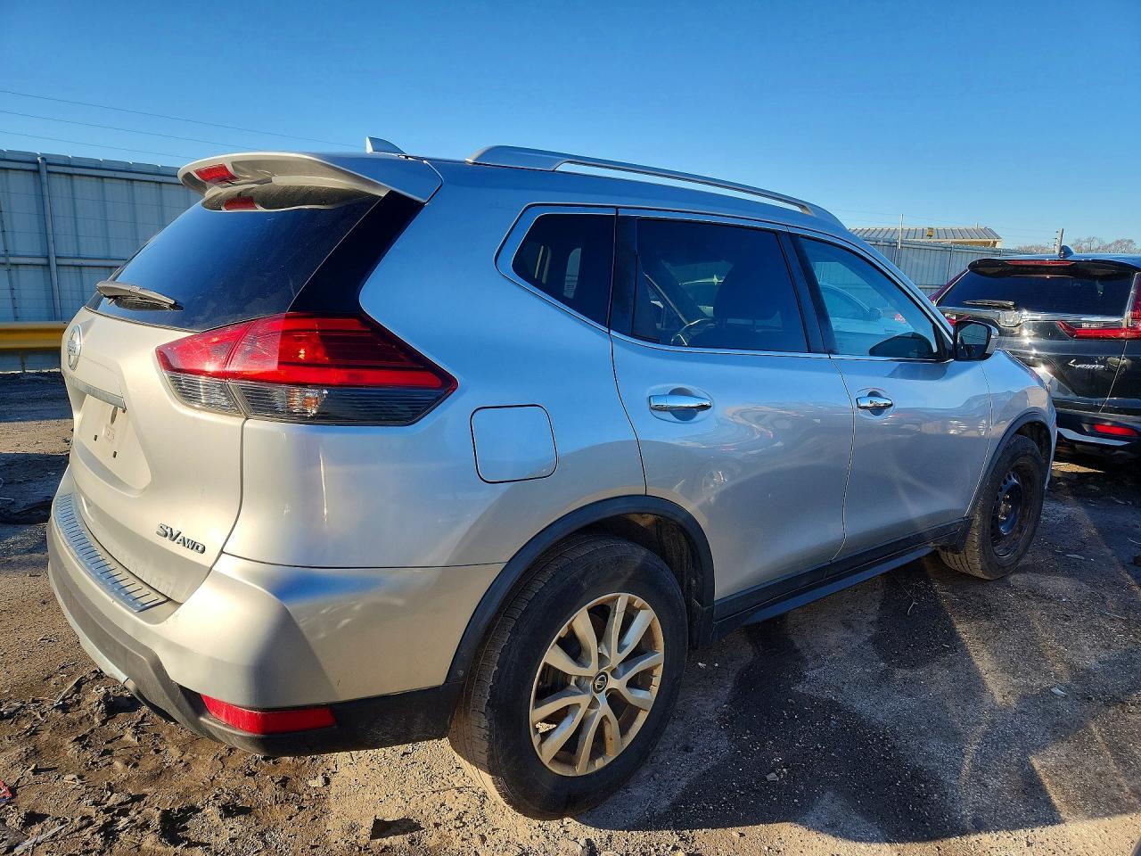 2017 Nissan Rogue Sv - zdjęcie 3