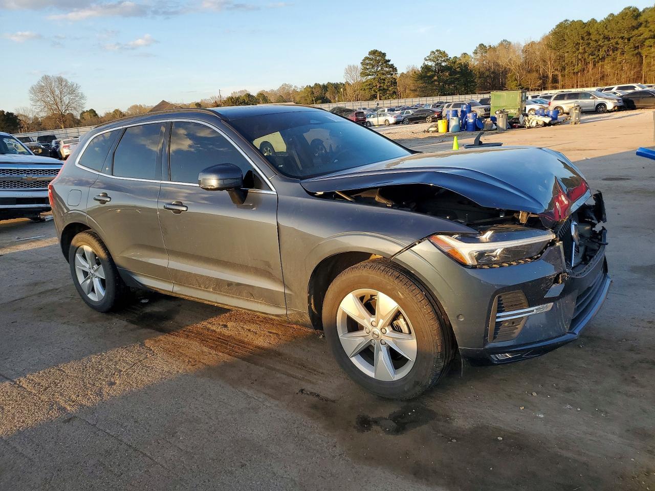 2022 Volvo Xc60 B5 Momentum - zdjęcie 4
