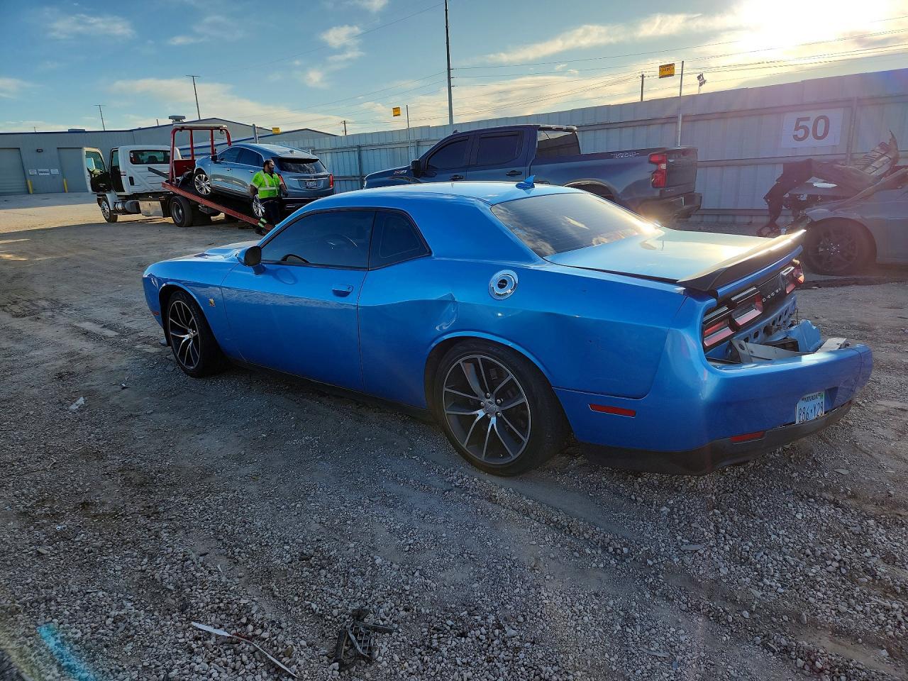 2016 Dodge Challenger R - zdjęcie 2