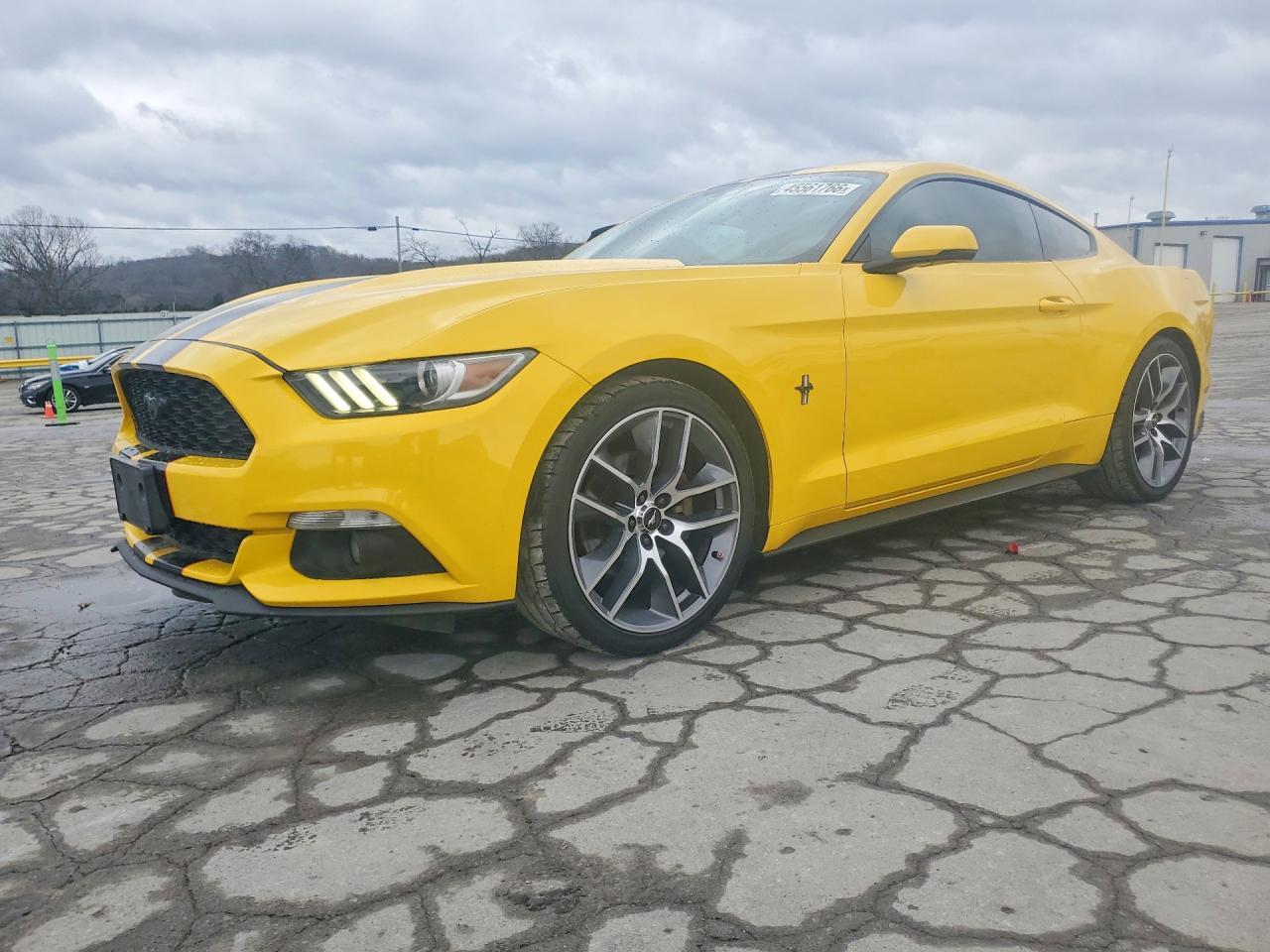 2015 Ford Mustang - zdjęcie główne