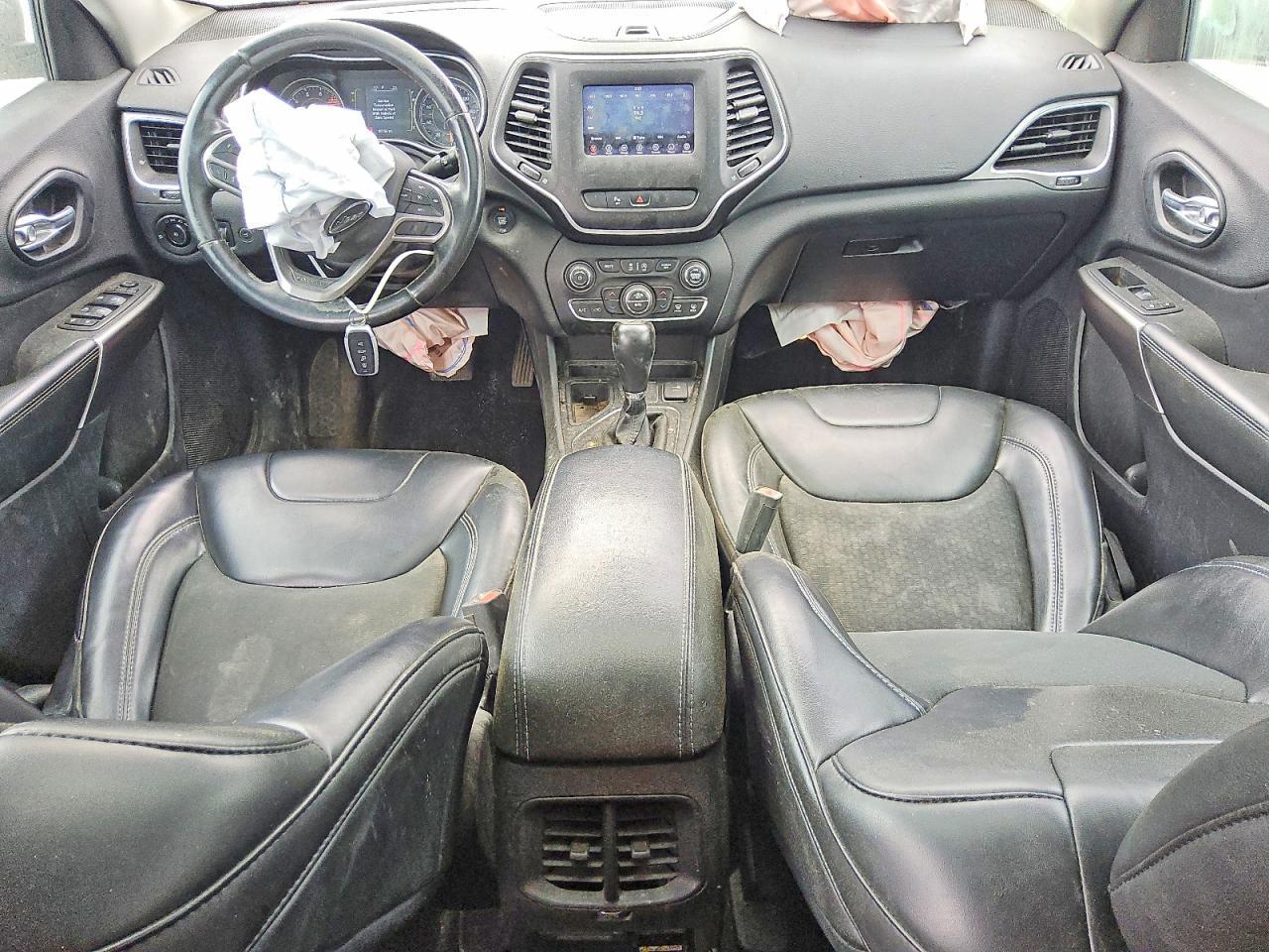 2019 Jeep Cherokee Latitude Plus - zdjęcie 8