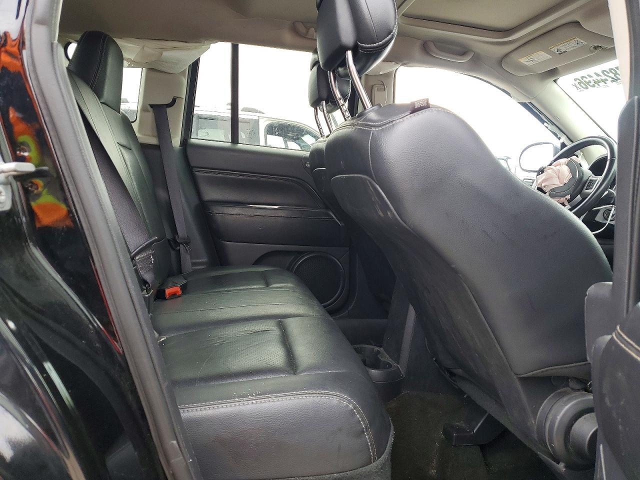 2016 Jeep Compass Latitude - zdjęcie 11