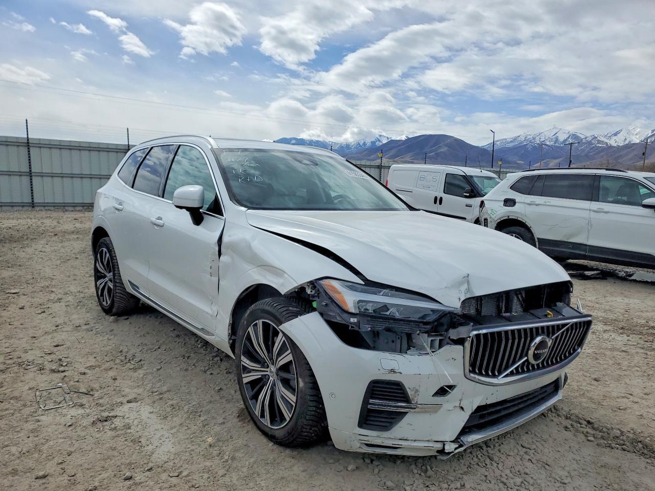 2022 Volvo Xc60 B6 Inscription - zdjęcie 4