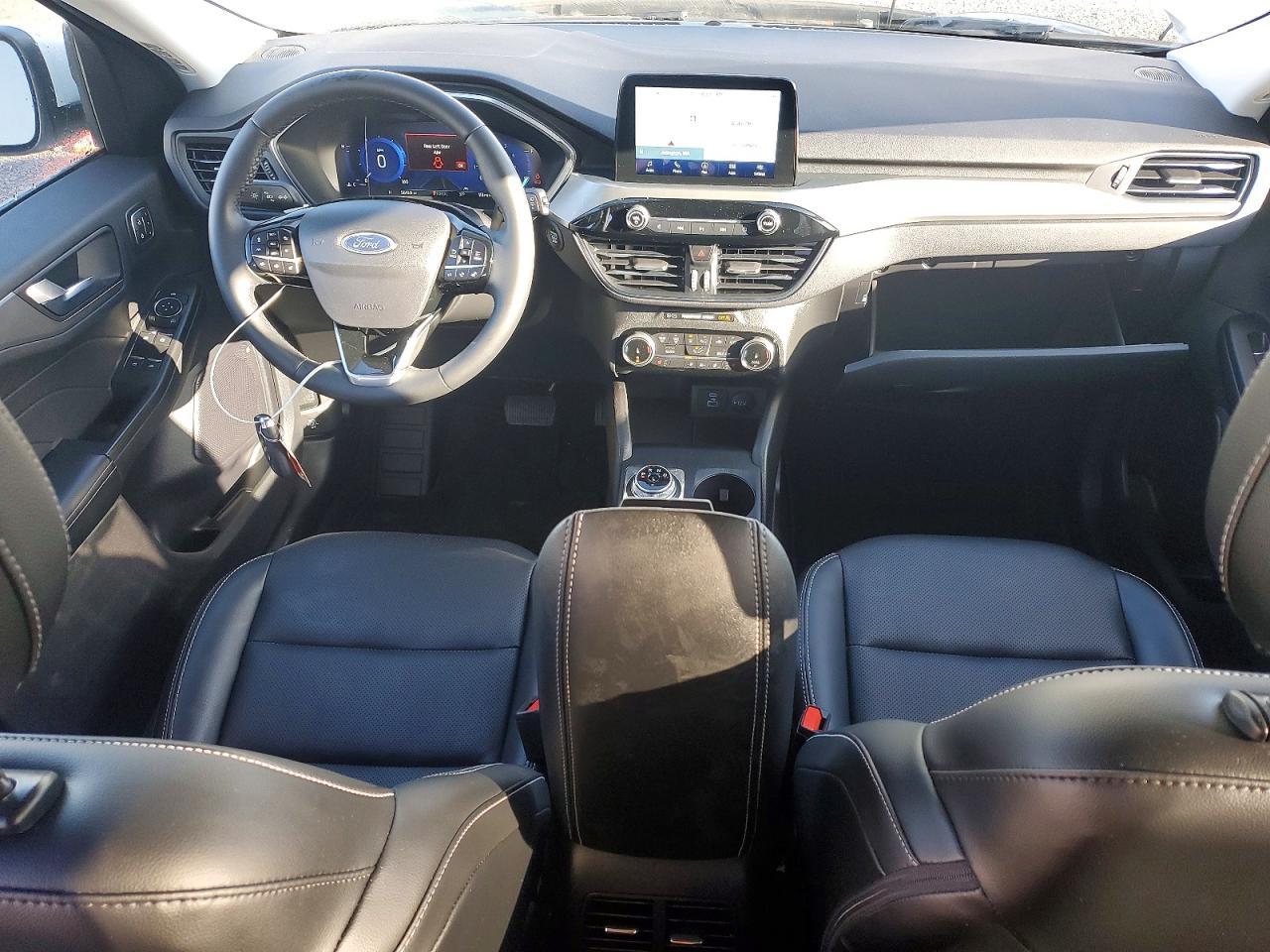 2022 Ford Escape Titanium - zdjęcie 8