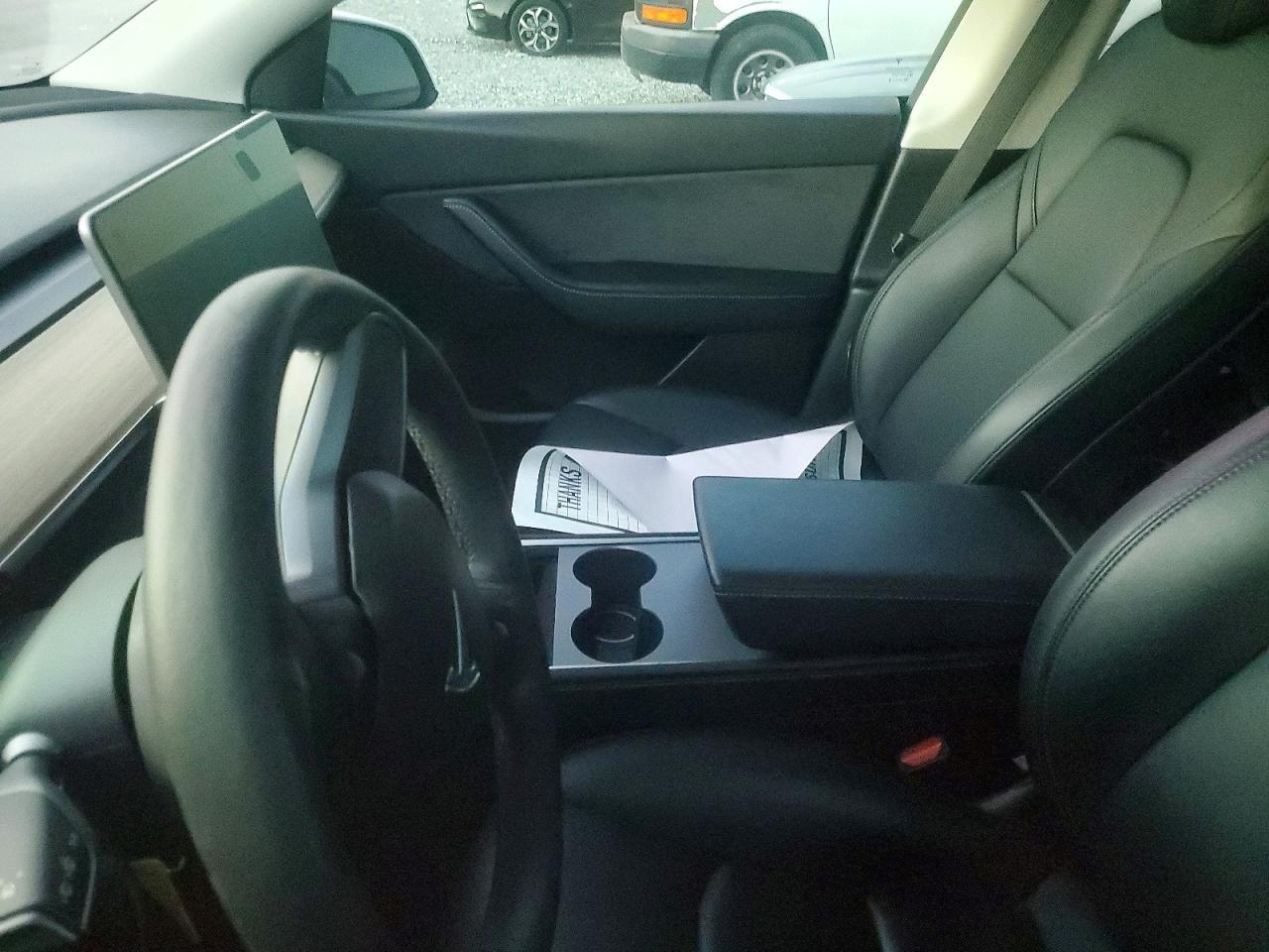 2022 Tesla Model Y - zdjęcie 8