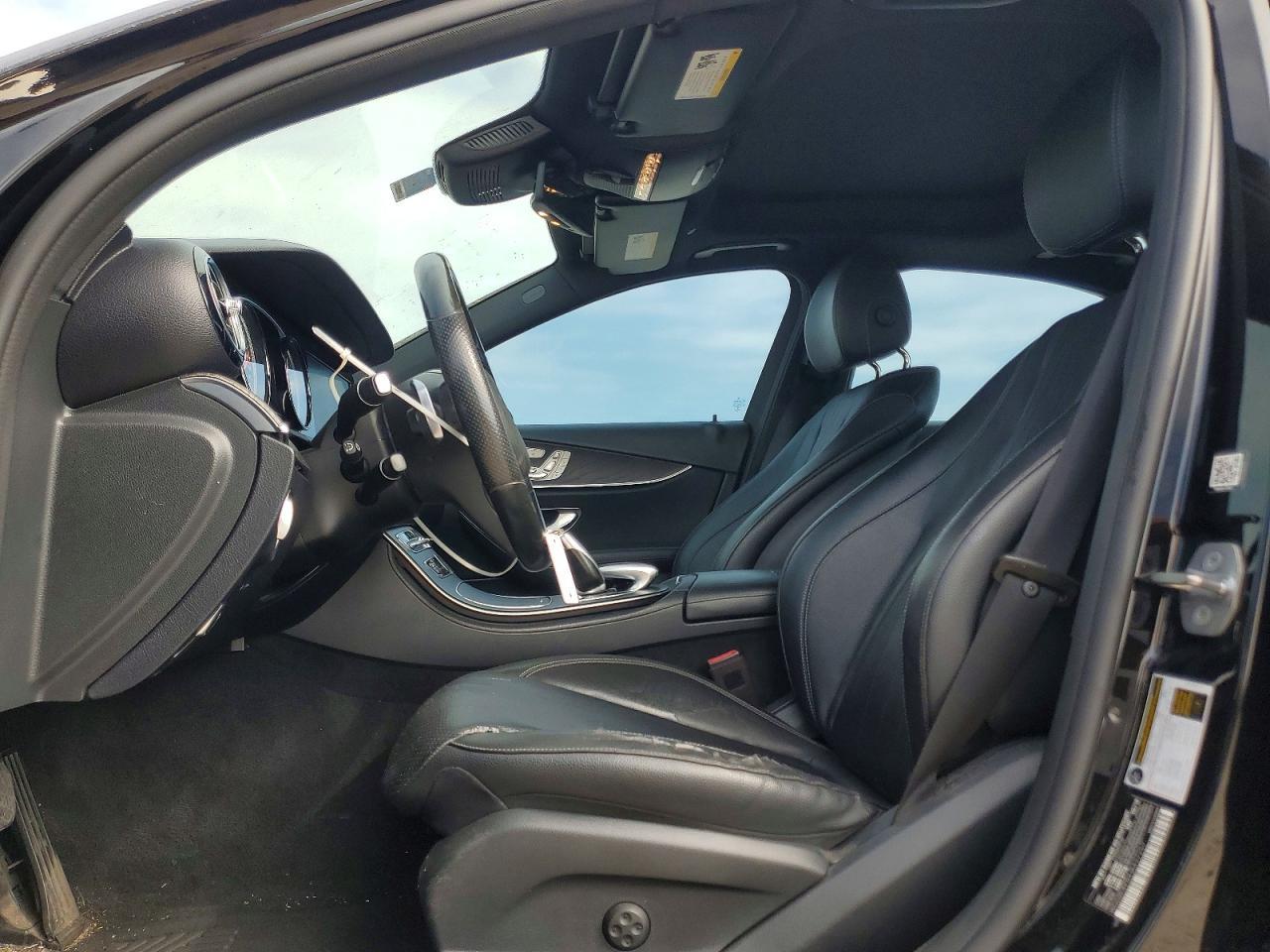 2018 Mercedes-Benz E 300 4Matic - zdjęcie 7