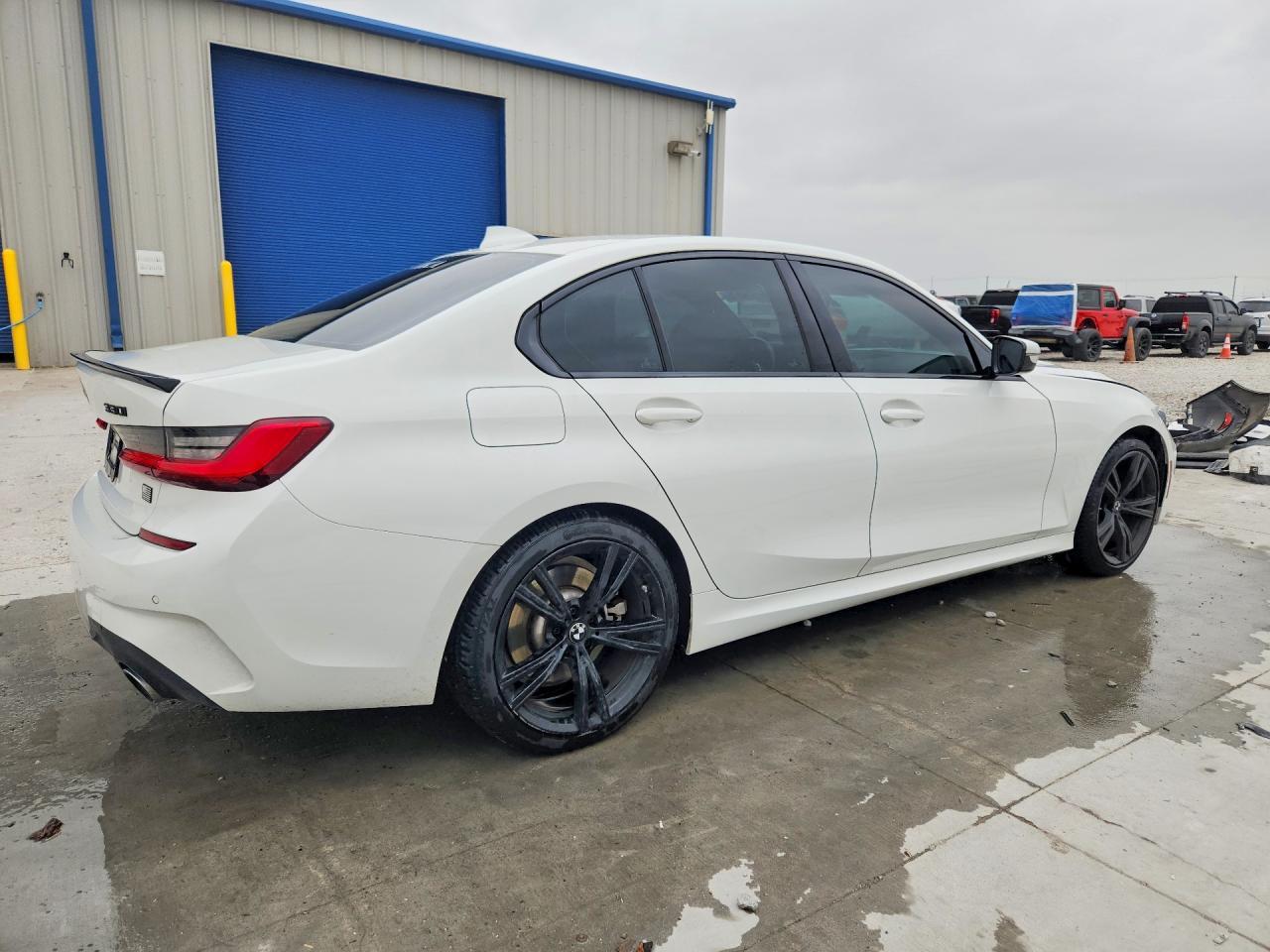 2020 BMW 330Xi - zdjęcie 3