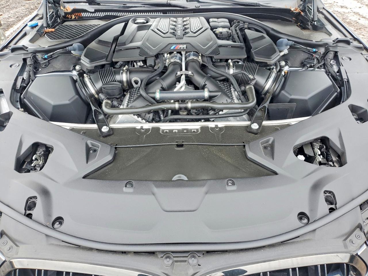2024 BMW M8 - zdjęcie 11