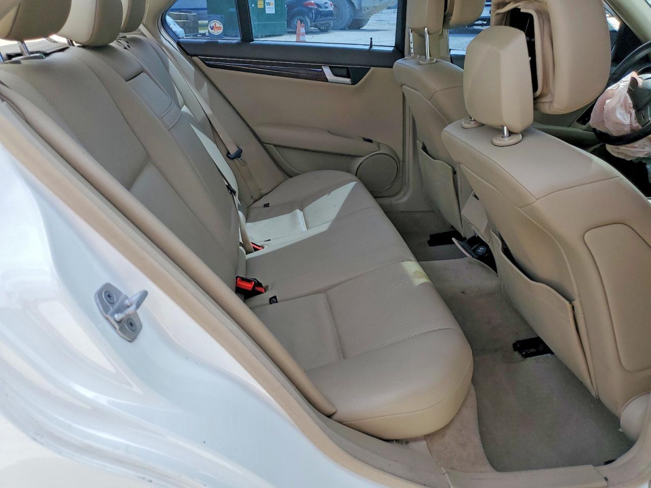 2013 Mercedes-Benz C 250 - zdjęcie 10