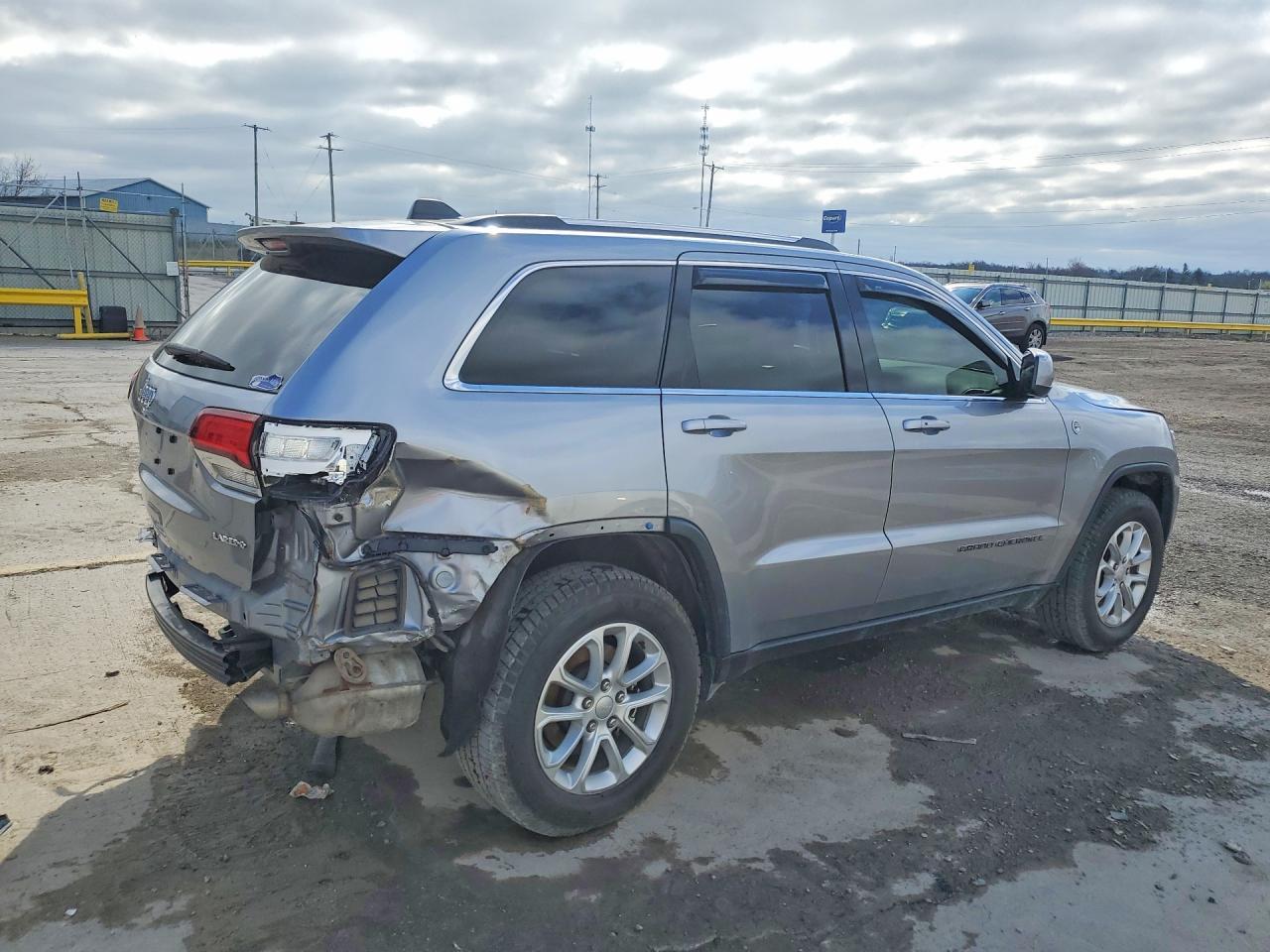 2021 Jeep Grand Cherokee Laredo - zdjęcie 3