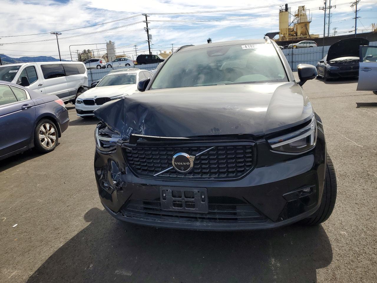 2024 Volvo Xc40 Plus - zdjęcie 5