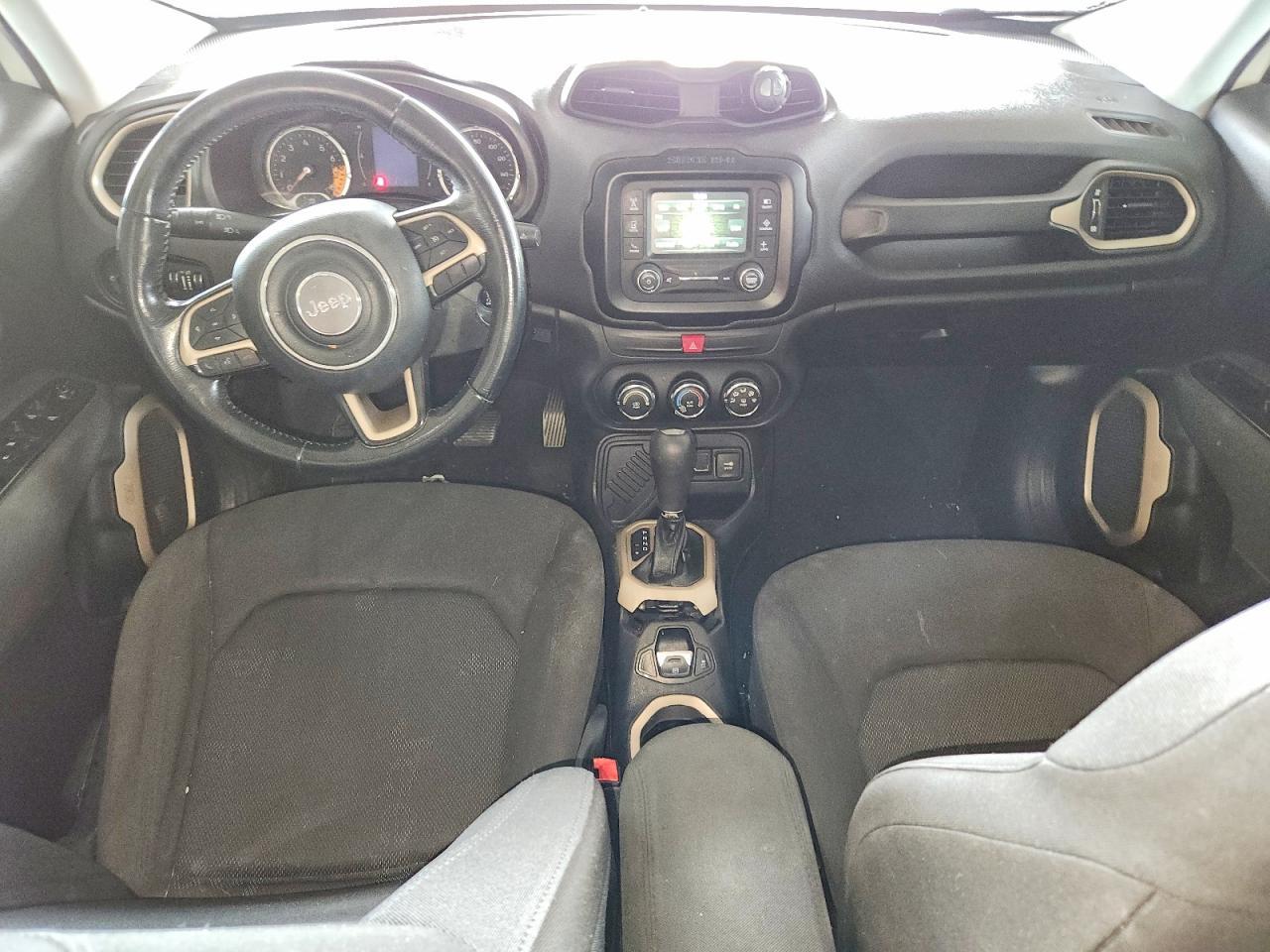 2016 Jeep Renegade Latitude - zdjęcie 8