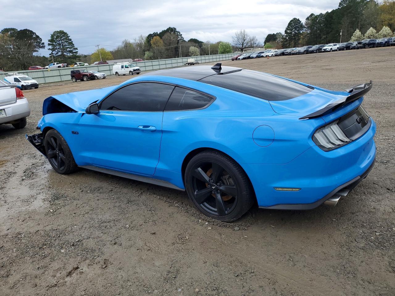 2022 Ford Mustang Gt - zdjęcie 2