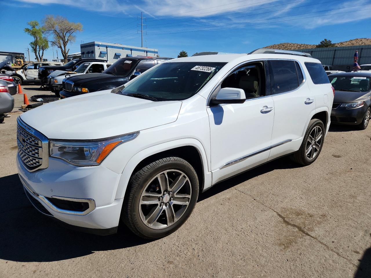 2019 GMC Acadia Denali - zdjęcie główne