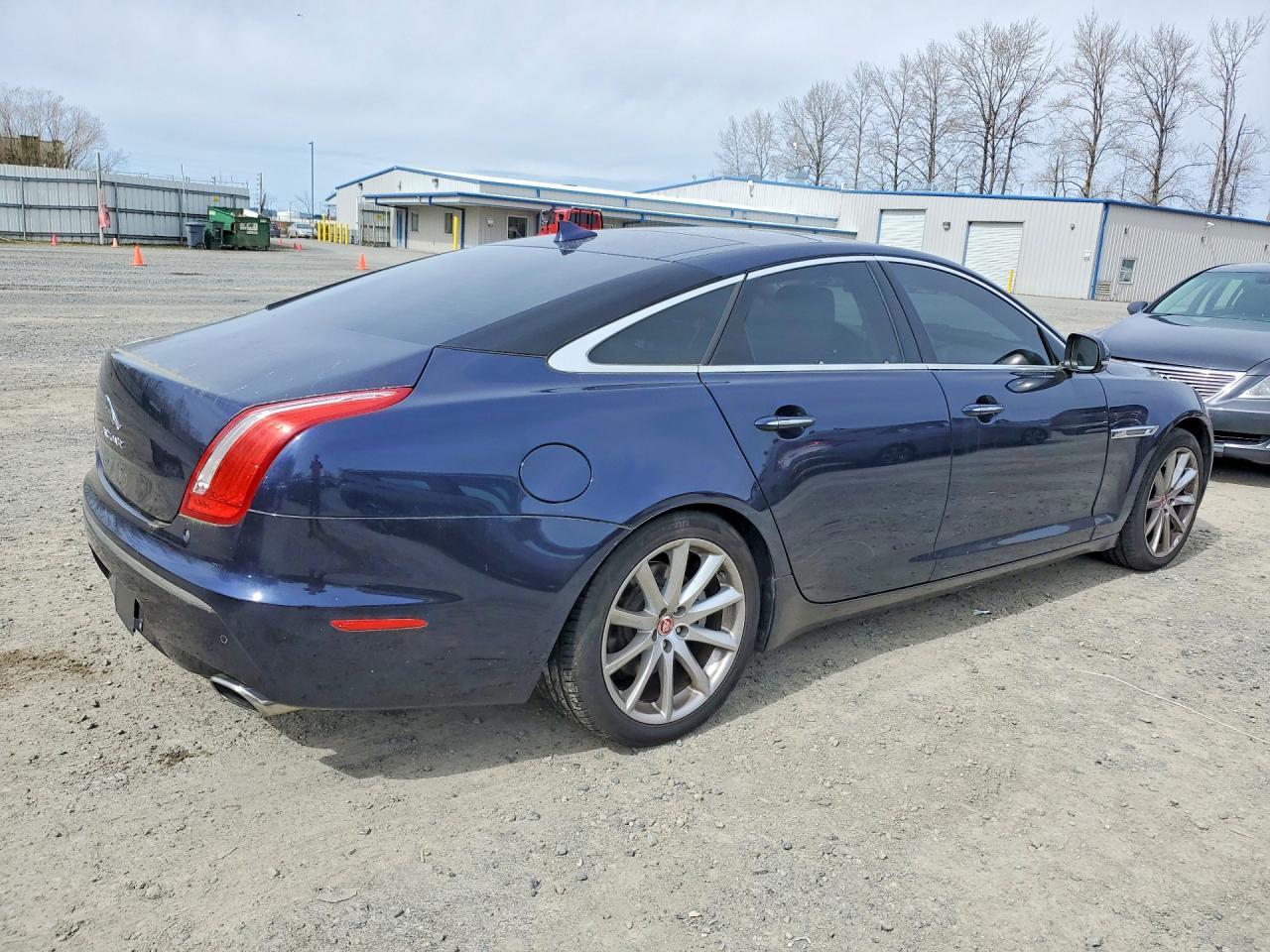 2014 Jaguar Xj - zdjęcie 3