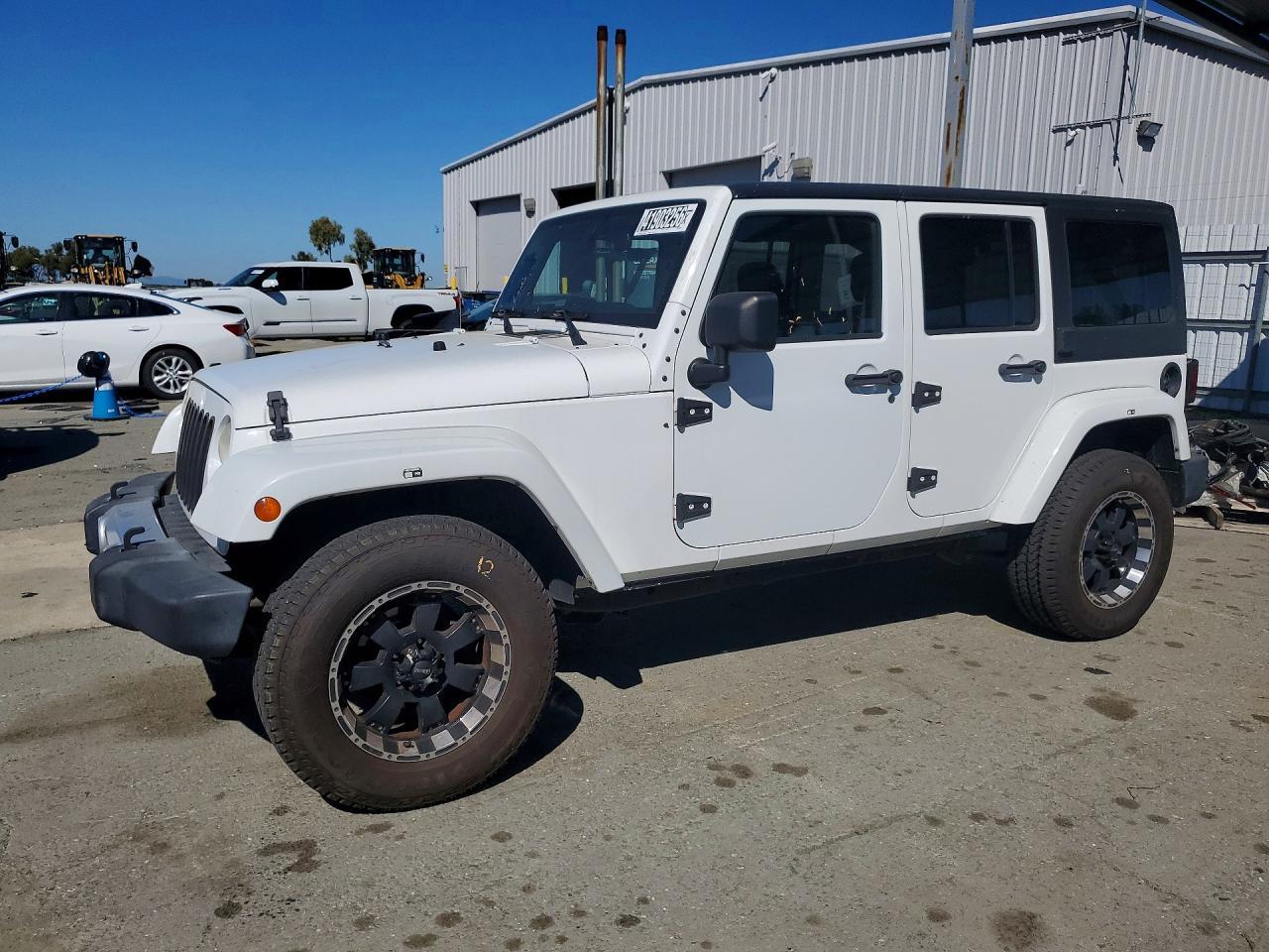 2014 Jeep Wrangler Unlimited Sahara - zdjęcie główne