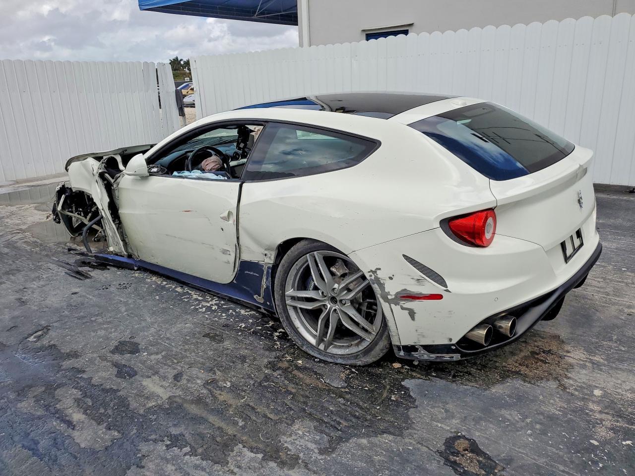 2015 Ferrari Ff - zdjęcie 2
